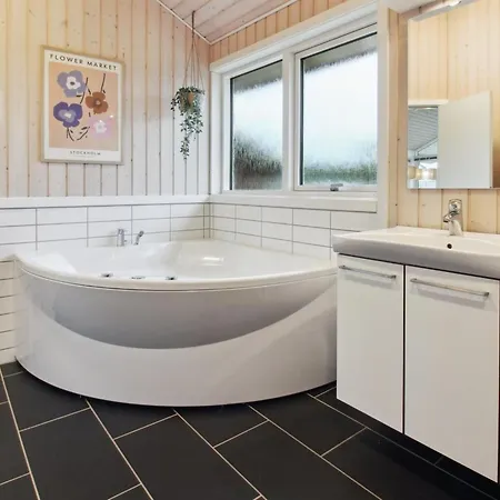 Tiane - 800m From The Sea By Interhome * Fanø