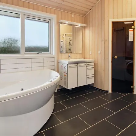 Tiane - 800m From The Sea By Interhome *